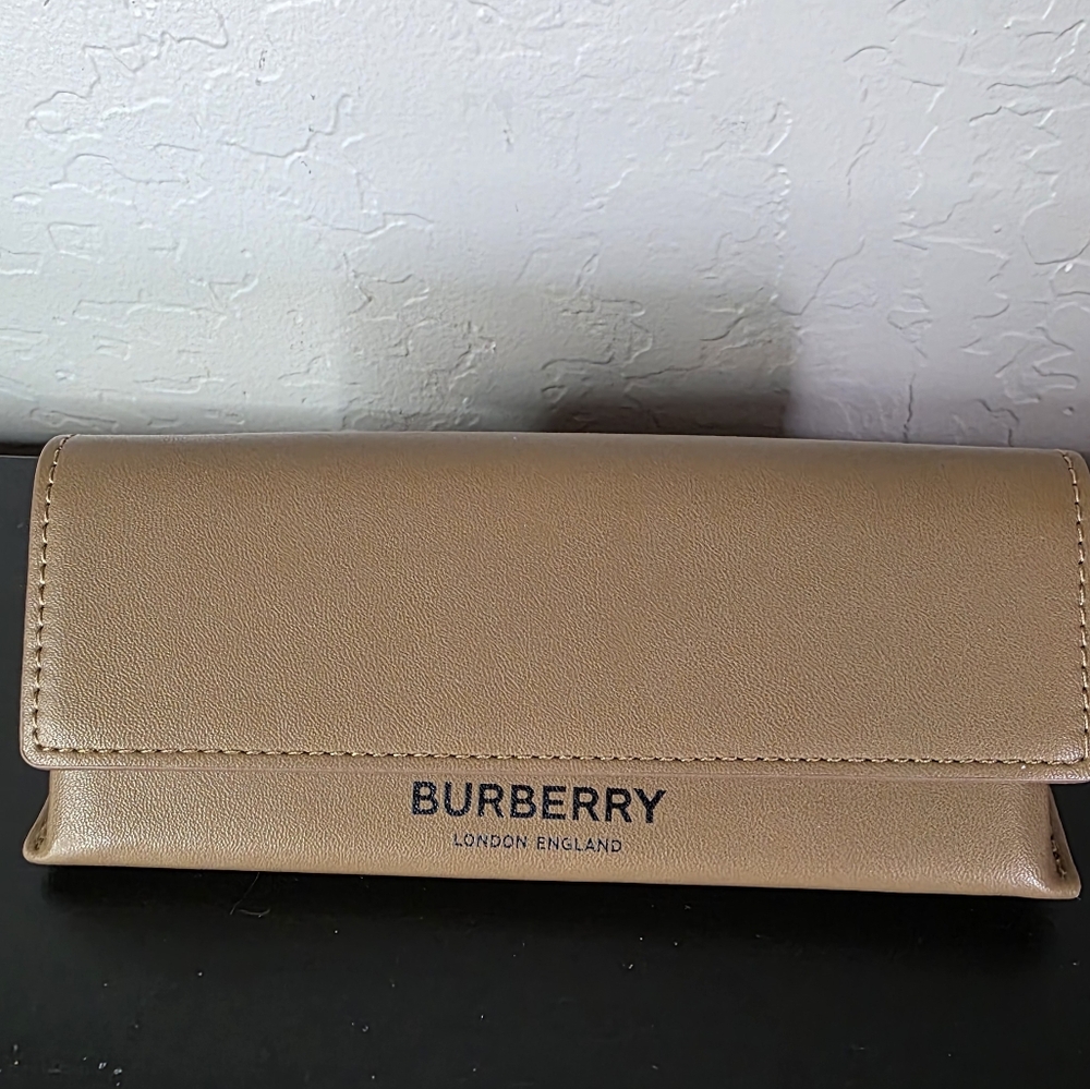 Burberry Beige Leather Eyeglass‎ Magnetic Case